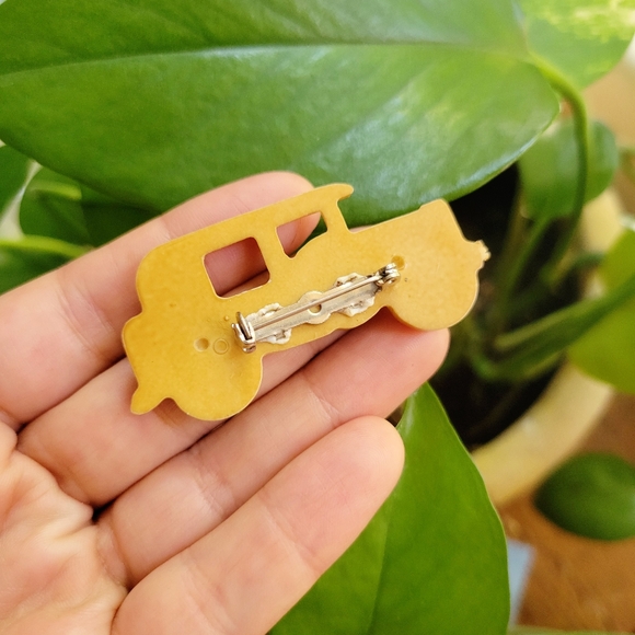 Vintage 1950s Cellulose 1920s Model Car Boucher Brooch Pin - Picture 4 of 4